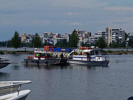 Matkustaja-alus M/S Kymppi Lahden satamassa. Kuva: Iltalehti.